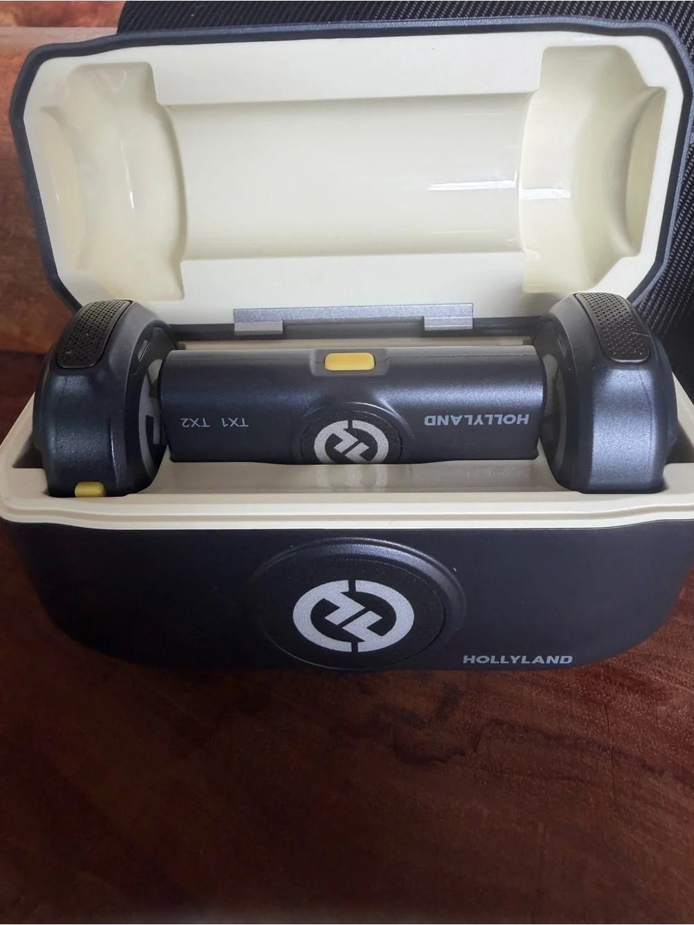 Hollyland Lark M2 wireless microphone, Hollyland Woreless Earbuds combo